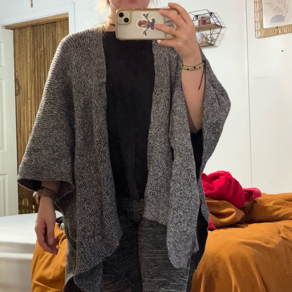 Time and Tru women’s shawl - Picture 2 of 6